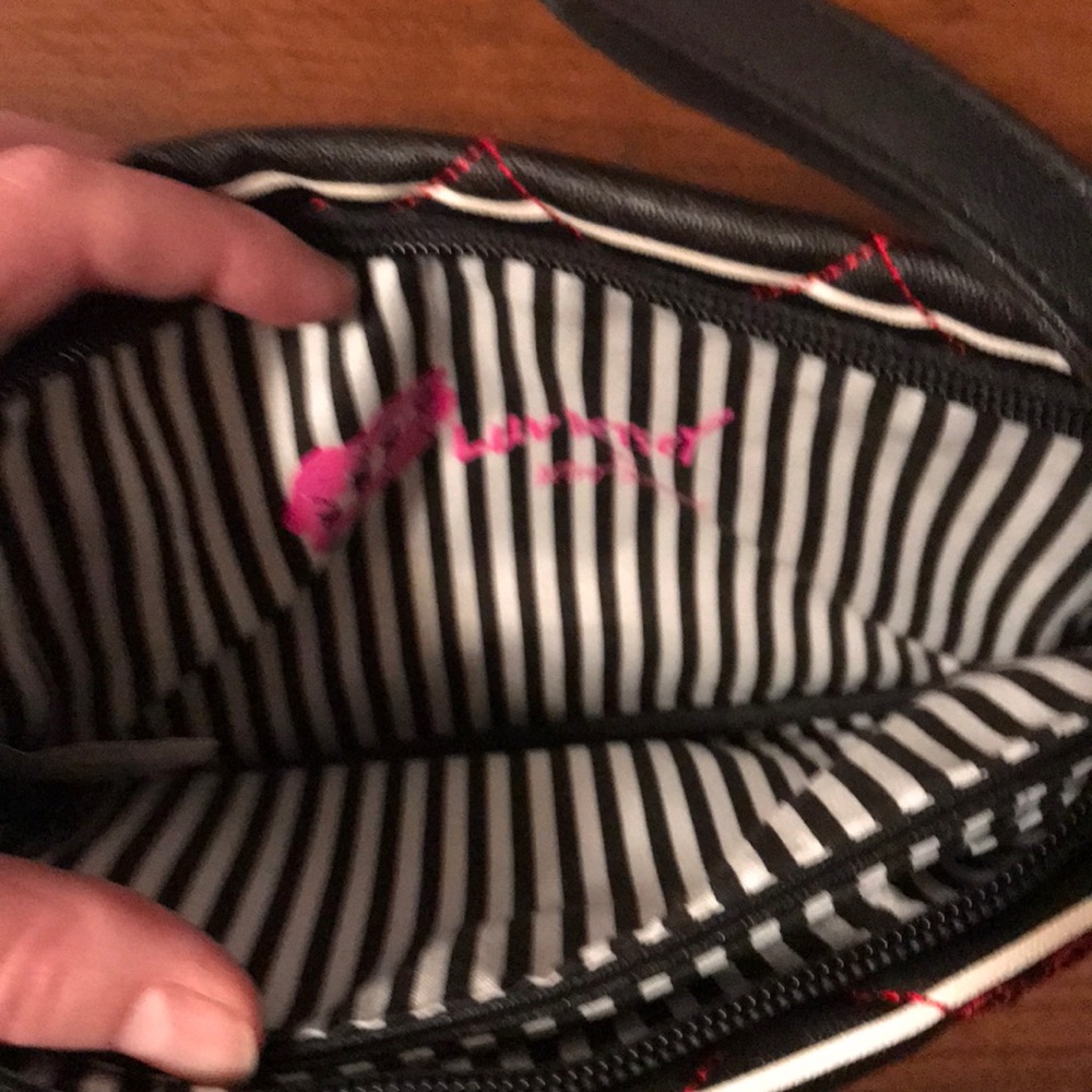 EUC Betsy Johnson wristlet - Picture 3 of 8